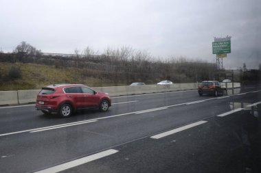 22 Aralık 2019 'da Avusturya, Viyana yakınlarındaki otoyolda bir araba görüldü..