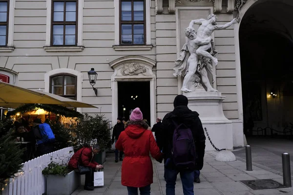 Gente Camina Centro Histórico Viena Austria Diciembre 2019 — Foto de Stock