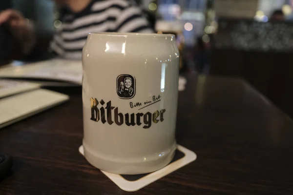Bitburger Glas Trä Bord Lokal Restaurang Trier Tyskland Den Januari — Stockfoto