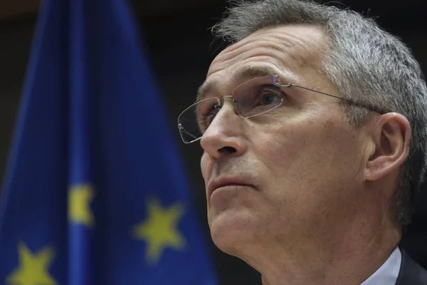 Генеральный секретарь НАТО Йенс Столтенберг выступил перед Европой — стоковое фото