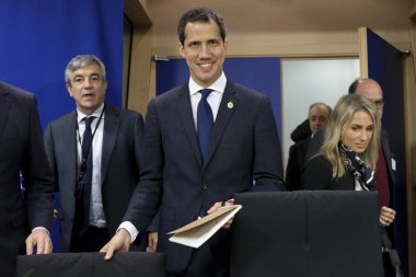 Venezuela muhalefet lideri Juan Guaido, 22 Ocak 2020 'de Brüksel, Belçika' daki Avrupa Parlamentosu 'nda basın toplantısı düzenlemek üzere geldi..