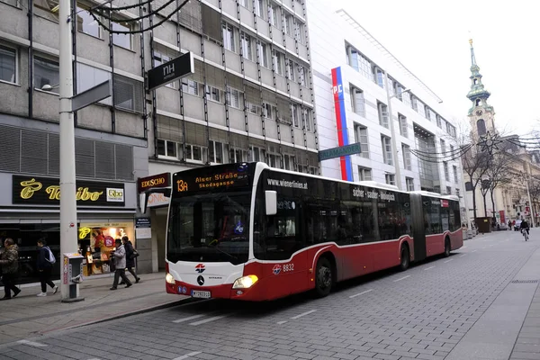 Bus Public Dans Rue Vienne Autriche Décembre 2019 — Photo