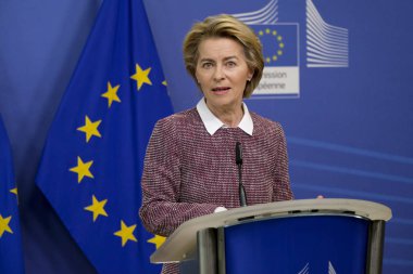 Brüksel, Belçika. 19 Şubat 2020. Avrupa Komisyonu Başkanı Ursula von der Leyen, Yapay Zeka konulu basın toplantısında (Ai).   
