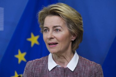 Brüksel, Belçika. 19 Şubat 2020. Avrupa Komisyonu Başkanı Ursula von der Leyen, Yapay Zeka konulu basın toplantısında (Ai).   