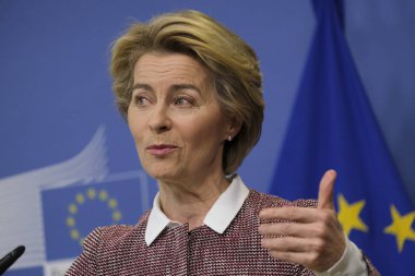 Brüksel, Belçika. 19 Şubat 2020. Avrupa Komisyonu Başkanı Ursula von der Leyen, Yapay Zeka konulu basın toplantısında (Ai).   