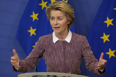 Brüksel, Belçika. 19 Şubat 2020. Avrupa Komisyonu Başkanı Ursula von der Leyen, Yapay Zeka konulu basın toplantısında (Ai).   