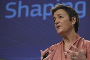 Brüksel, Belçika. 19 Şubat 2020. Avrupa Komisyonu İcra Kurulu Başkan Yardımcısı Margrethe Vestager, Yapay Zeka konulu basın toplantısında (Ai) 