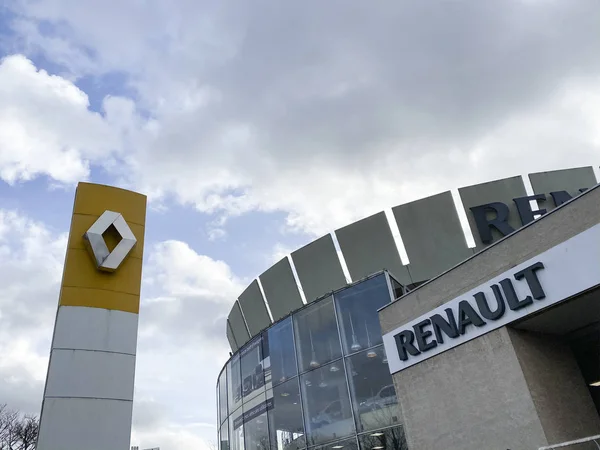 Brüssel, Belgien. 18. Februar 2020. Zentrale und Showroom von RENAULT. — Stockbild Brüssel Belgien Februar 2020 Zentrale Und Showroom Von Renault — Stockfoto