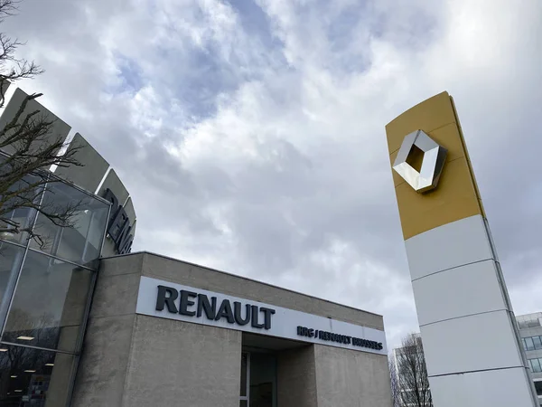 Brüssel, Belgien. 18. Februar 2020. Zentrale und Showroom von RENAULT. — Stockbild Brüssel Belgien Februar 2020 Zentrale Und Showroom Von Renault — Stockfoto