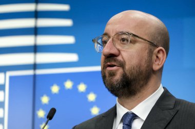 Avrupa Konseyi Başkanı Charles Michel Avrupa Komisyonu Başkanı Ursula Von Der Leyen ile 10 Mart 2020 'de Avrupa Konseyi, Brüksel, Belçika' da ortak bir basın toplantısı düzenledi..