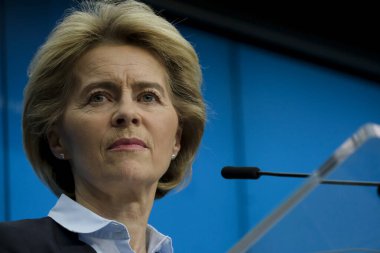Avrupa Konseyi Başkanı Charles Michel Avrupa Komisyonu Başkanı Ursula Von Der Leyen ile 10 Mart 2020 'de Avrupa Konseyi, Brüksel, Belçika' da ortak bir basın toplantısı düzenledi..