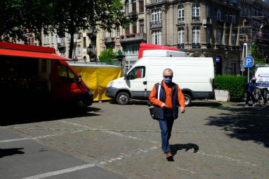 Tüketiciler, 18 Mayıs 2020 'de Belçika' nın Brüksel kentinde, Coronavirus (COVID-19).