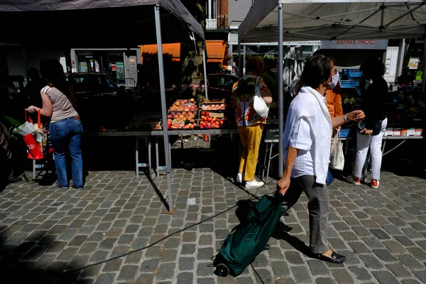 Les Consommateurs Promènent Sur Marché Plein Air Pour Vendre Bruxelles — Photo