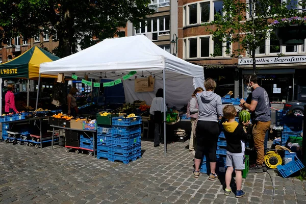 Les Consommateurs Promènent Sur Marché Plein Air Pour Vendre Bruxelles — Photo