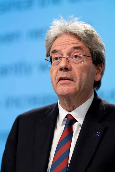 Comisario Europeo Economía Paolo Gentiloni Interviene Durante Una Conferencia Prensa — Foto de Stock