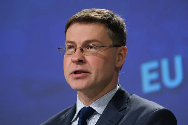 Commissaire Européen Chargé Économie Valdis Dombrovskis Donne Une Conférence Presse — Photo