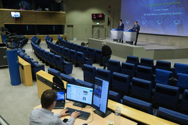 Comisario Europeo Encargado Economía Valdis Dombrovskis Una Conferencia Prensa Sobre —  Fotos de Stock