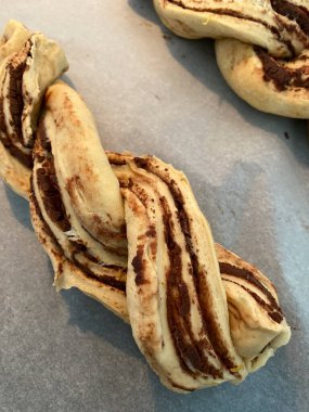Ev yapımı çikolatalı Babka Ekmeği Pişirmeye hazır