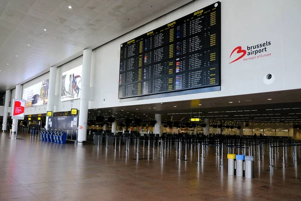 Eine Abflugplantafel Zeigt Gestrichene Flüge Brüsseler Flughafen Brüssel Belgien Mai — Stockfoto