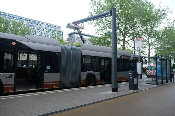 Bus Électrique Transport Public Dans Rue Principale Bruxelles Belgique Mai — Photo