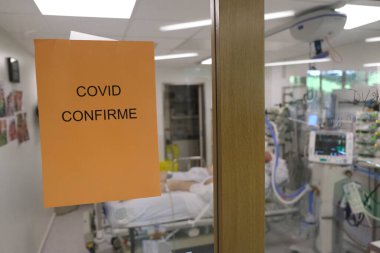 Bir hasta, 5 Mayıs 2020 'de Liege, Belçika' daki CHU de Liege hastanesinde Coronavirus hastalığı (COVID-19) için yoğun bakım ünitesinde görülmektedir..