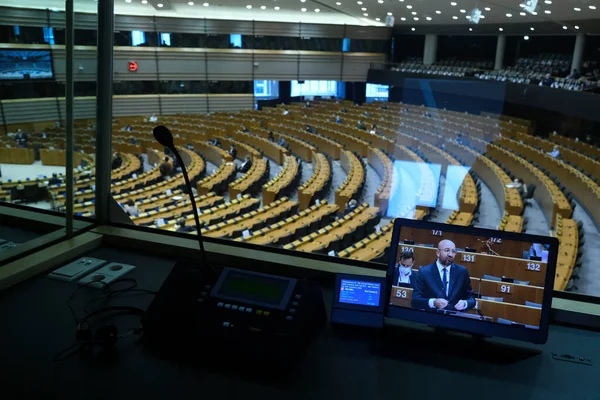 Vista Interna Cabine Tradutores Durante Uma Sessão Plenária Dia Parlamento — Fotografia de Stock