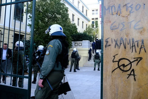 Поліцейський Кордон Блокує Вхід Афінський Університет Економіки Бізнесу Після Операції — стокове фото