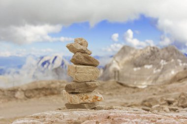 Taş kulenin dağların yüksekliği Haritayı istikrar güç dengesi