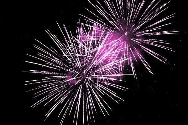 Feu d'artifice de luxe spectacle ciel avec des étoiles Big bang rose — Photo