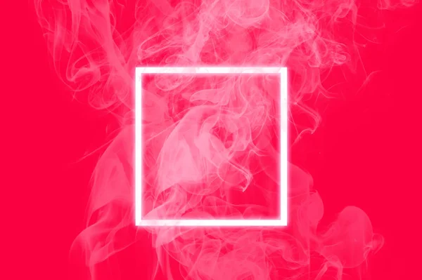 Weißer quadratischer Rahmen auf Wolke aus weißem Rauch auf rosa — Stockfoto