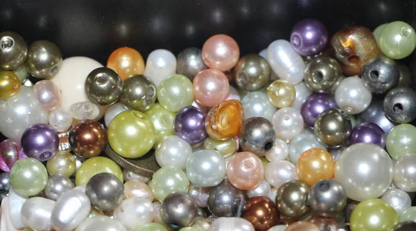 Golored Pearls Close Pearl Beads Background Blue Purple Green Pink — Stock Photo, Image