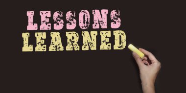 Dersler tahtada öğrenildi. Konsept çalış.