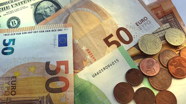 Cinquanta Cento Euro Banconote Monete Concetto Finanziamento Monetario — Foto Stock