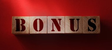 Tahta bloklar için bonus kelime. Ödül kariyer başarıları konsepti.