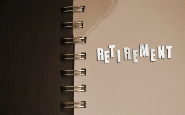 在复制书页上的文字退休 成功退休的概念 — 图库照片