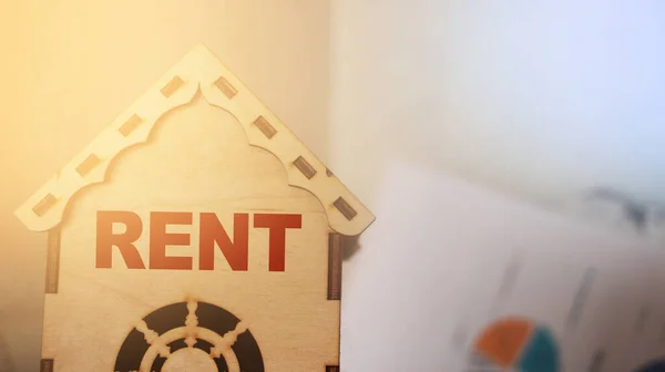 Casa Modelo Juguete Miniatura Con Inscripción Rent Letters Palabra Sobre —  Fotos de Stock