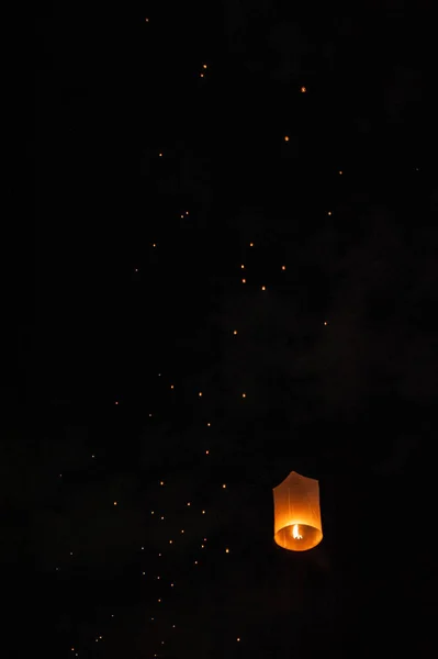 Lanterne Del Cielo Lanterne Volanti Lanterne Galleggianti Mongolfiere Sul Cielo — Foto Stock