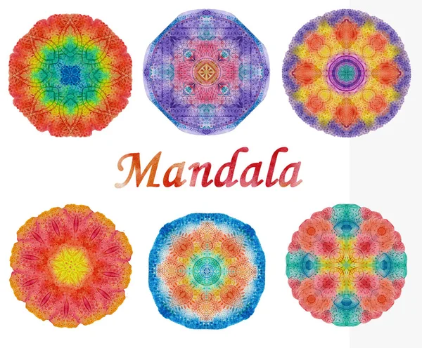 Isolierter weißer Hintergrund mit Mandala-Ornament. Aquarellillustration. — Stockfoto