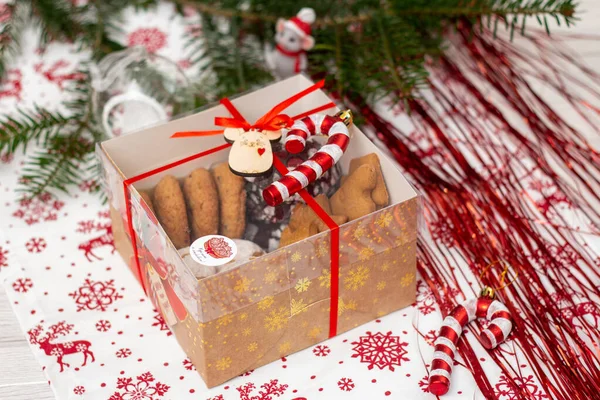 Χριστουγεννιάτικη Συσκευασία Μπισκότα Ένα Όμορφο Κουτί — Φωτογραφία Αρχείου