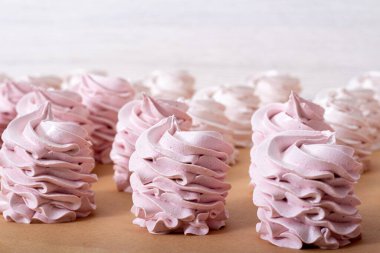 Masada güzel pembe şekerlemeler