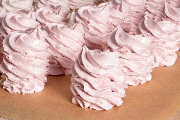 Bellissimi Marshmallow Rosa Sul Tavolo — Foto Stock