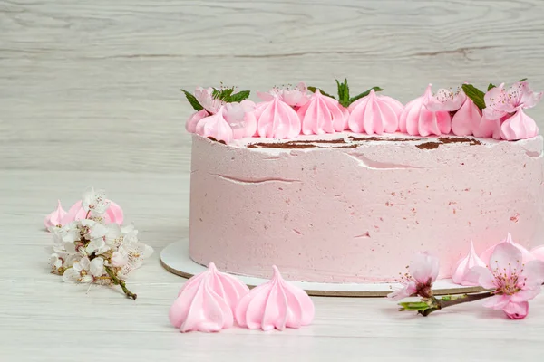 Bolo Marshmallow Rosa Fundo Leve Com Uma Máquina Pintada — Fotografia de Stock