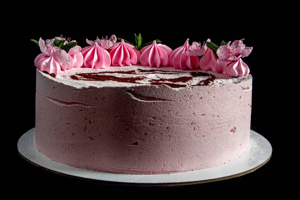 Růžový Marshmallow Dort Černém Pozadí Malovaným Strojem — Stock fotografie