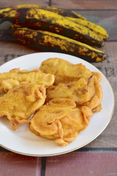 Пизанг горенг или жареный банан — стоковое фото