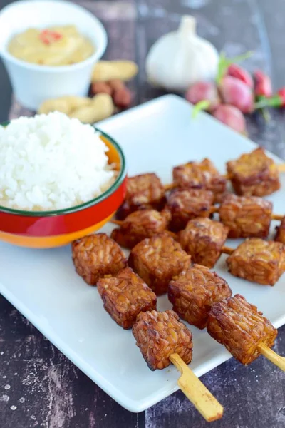 Tempe şişleri / Tempe satay