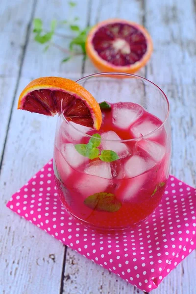 Blodapelsin Cocktail Med Mynta Blad — Stockfoto