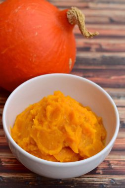 bir kase kabak püresi