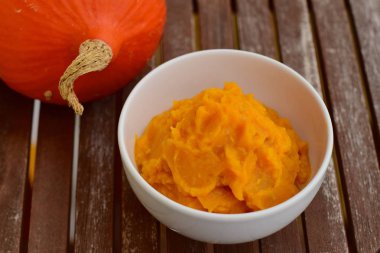 bir kase kabak püresi