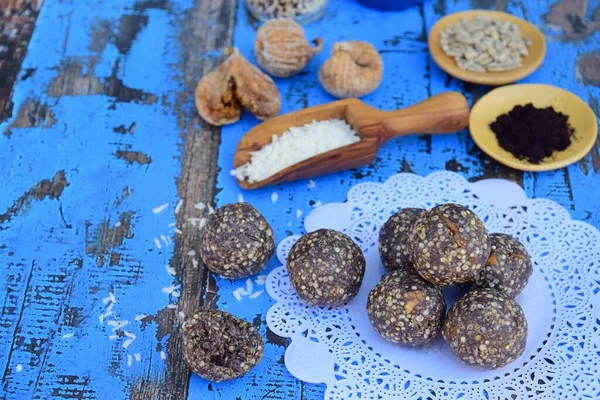 Vegan Energy Balls Maqui Berry Powder Acai Powder Quinoa Fig — Stock Photo, Image