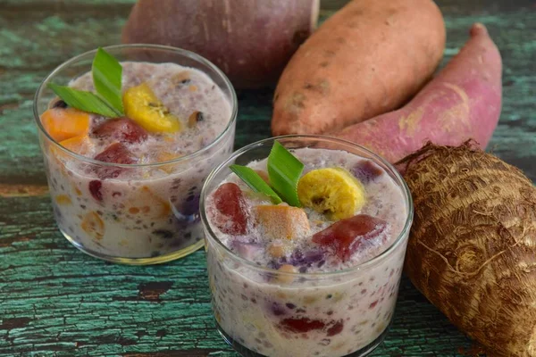 Bubur Cha Cha Tapyoka Incilerinden Tatlı Patates Taro Tatlı Patates — Stok fotoğraf